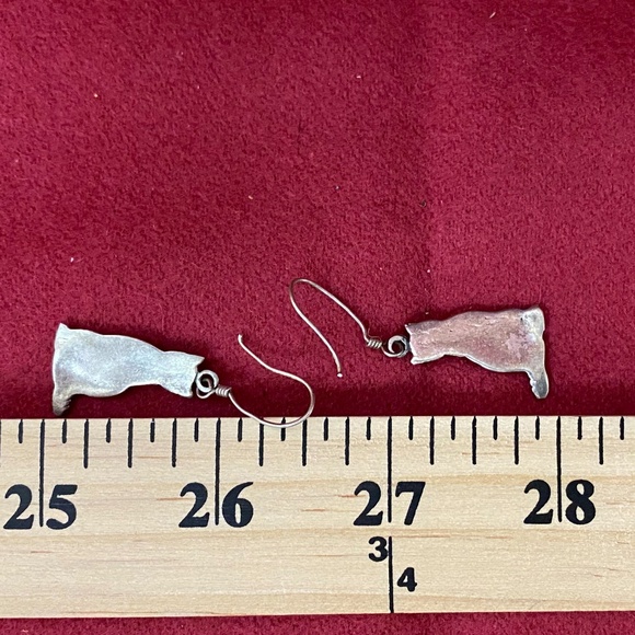 Silver-Pewter  Sitting Cat Earrings, 1" with hook. - Picture 3 of 4